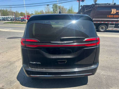 2024 Chrysler Pacifica Touring L