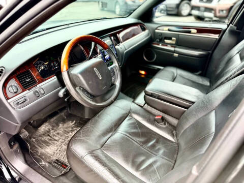 2008 Lincoln Town Car Signature Limited