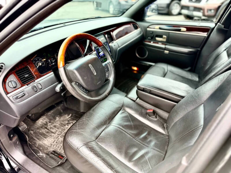 2008 Lincoln Town Car Signature Limited