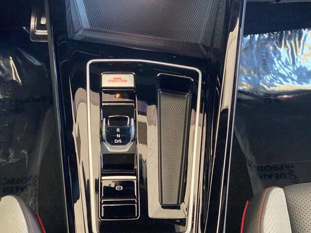 2025 Volkswagen Golf GTI SE