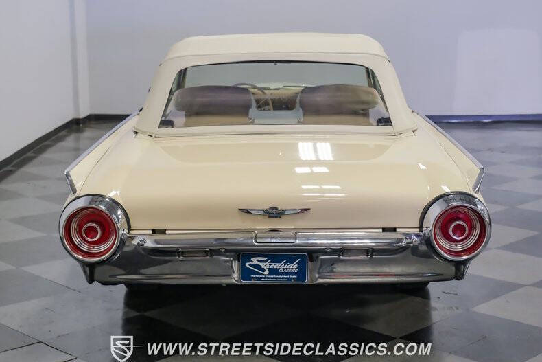 1962 Ford Thunderbird