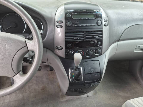 2009 Toyota Sienna LE 7-Passenger