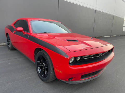 2016 Dodge Challenger SXT Plus