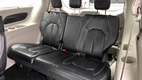 2022 Chrysler Pacifica Touring L