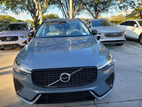 2024 Volvo XC60 B5 Core Dark Theme