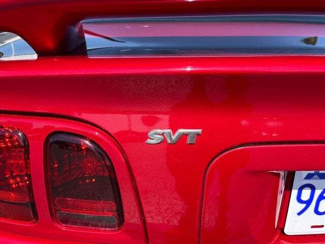 1996 Ford Mustang SVT Cobra 12