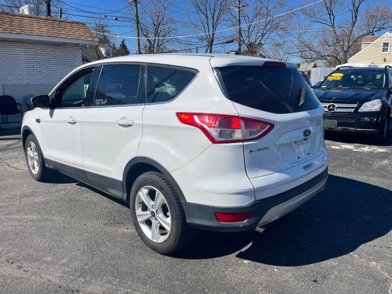 2016 Ford Escape SE