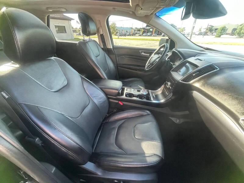 2019 Ford Edge Titanium
