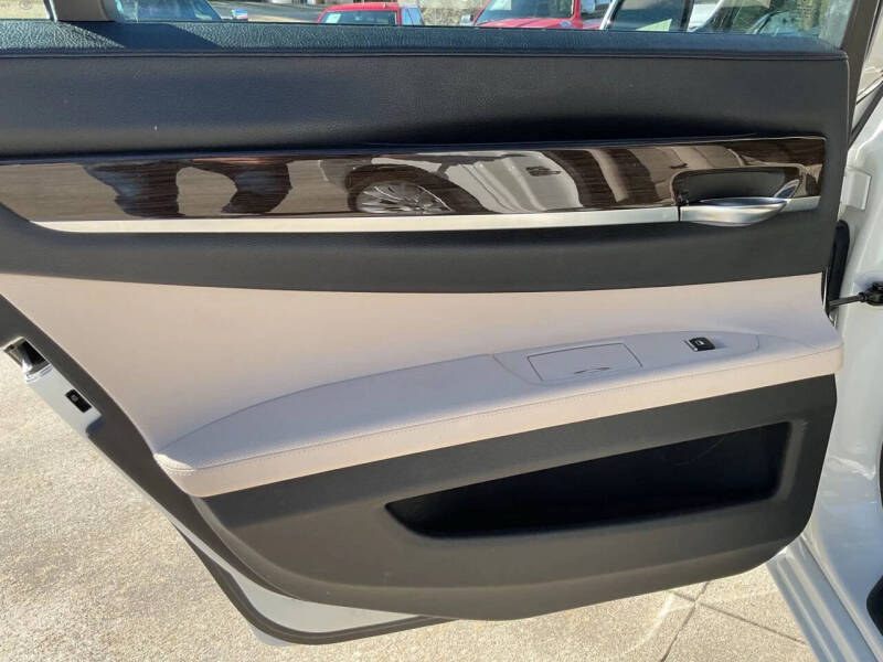 2012 BMW 7 Series 740i