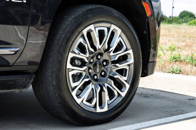 2023 GMC Yukon Denali Ultimate