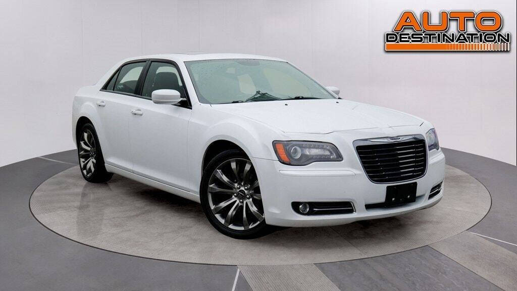 2014 Chrysler 300 for sale at Auto Destination in Puyallup, WA