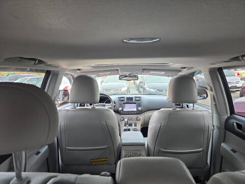2012 Toyota Highlander SE