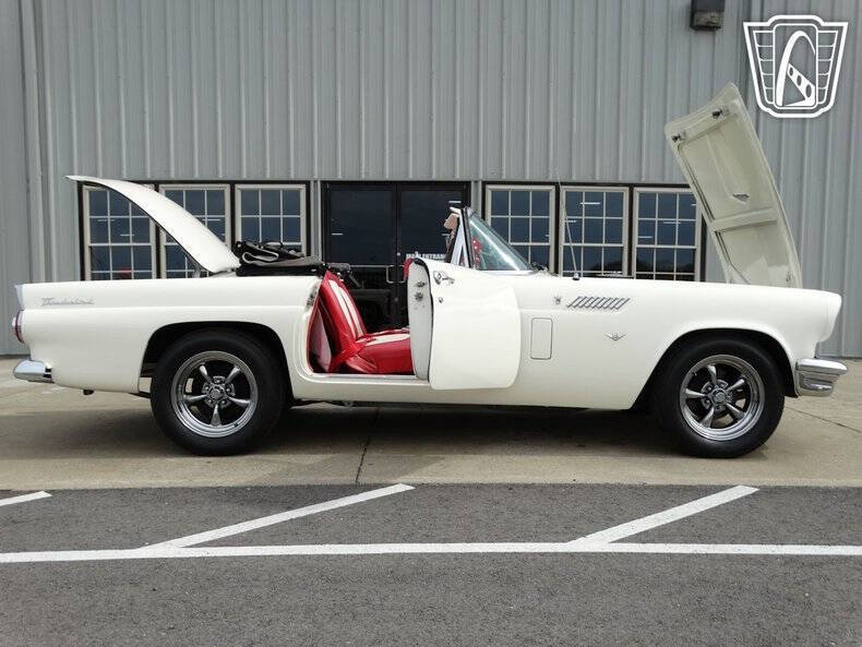 1956 Ford Thunderbird