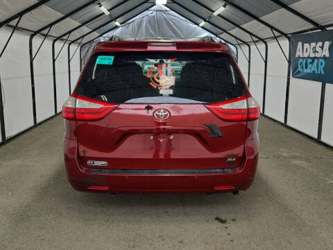 2015 Toyota Sienna