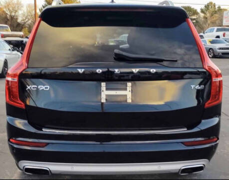 2017 Volvo XC90 T6 Momentum