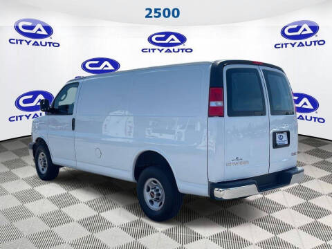 2023 GMC Savana 2500