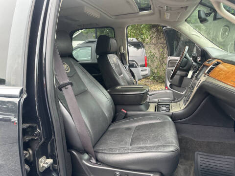 2012 Cadillac Escalade Platinum Edition