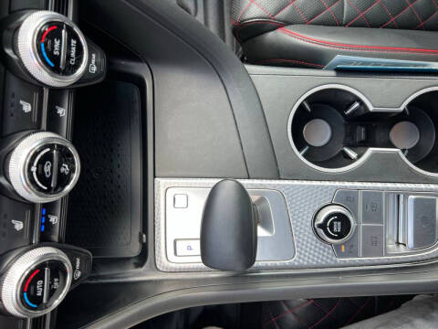 2023 Genesis G70
