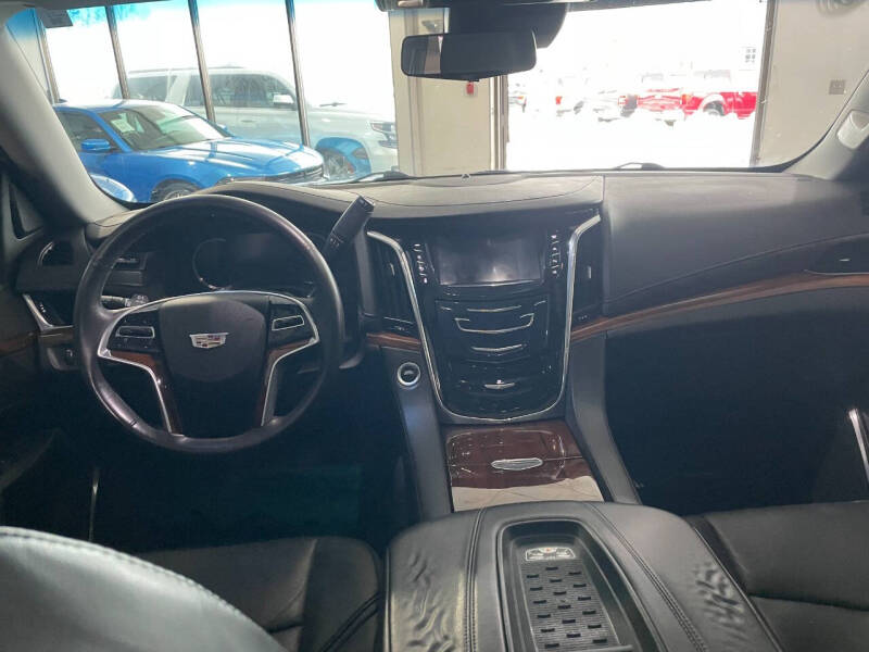 2017 Cadillac Escalade Luxury