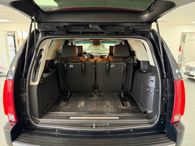 2013 Cadillac Escalade Platinum Edition