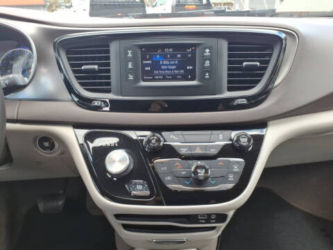 2017 Chrysler Pacifica Touring