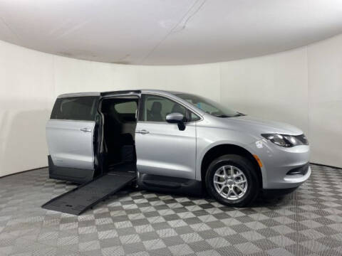2022 Chrysler Voyager
