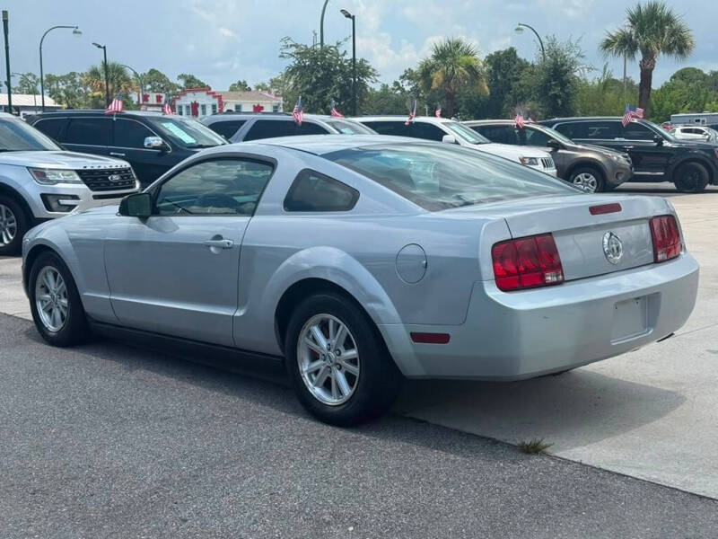 2006 Ford Mustang V6 Standard