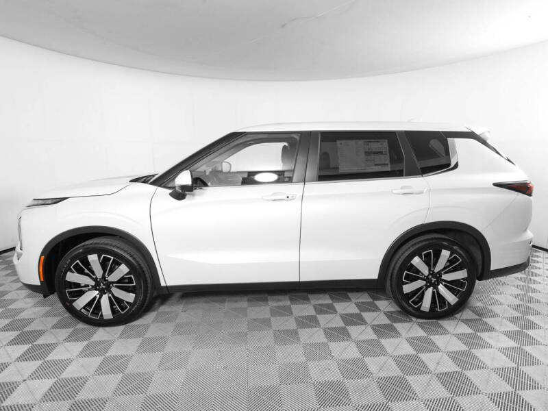 2026 Mitsubishi Outlander SE