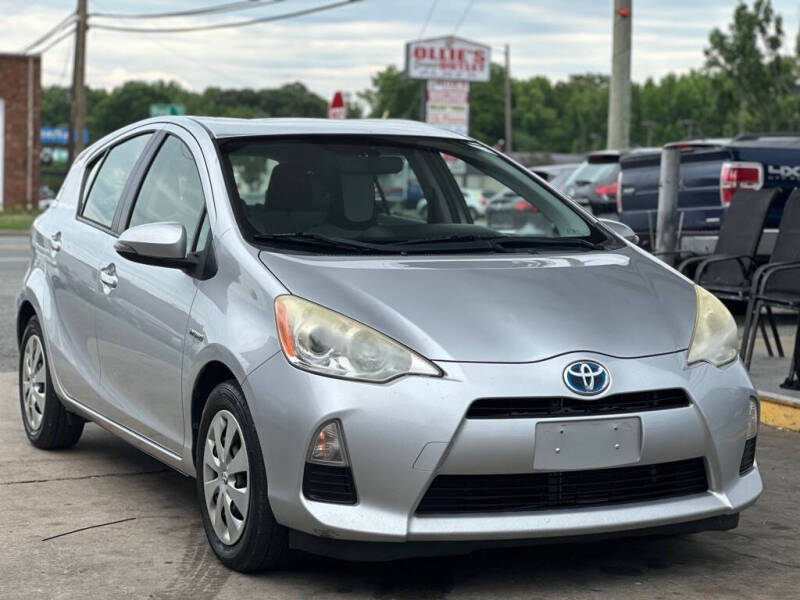 2012 Toyota Prius c's photo