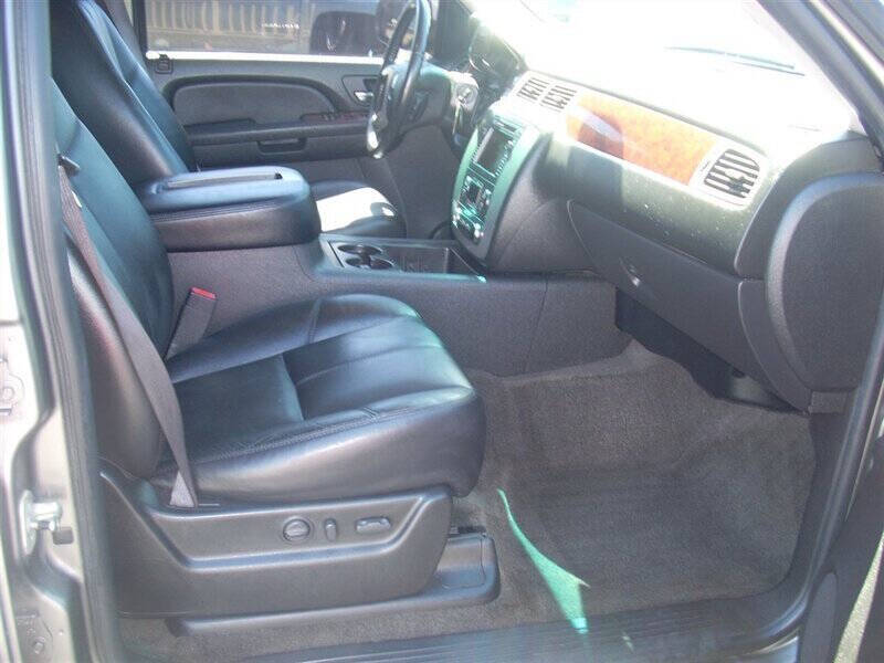 Dk. Gray 2009 GMC Yukon SLT 8