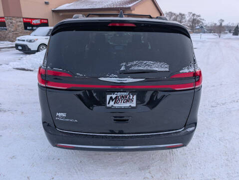 2022 Chrysler Pacifica Touring L