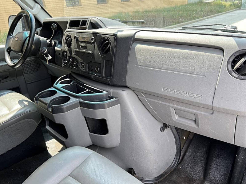 2009 Ford E-Series E-350 SD