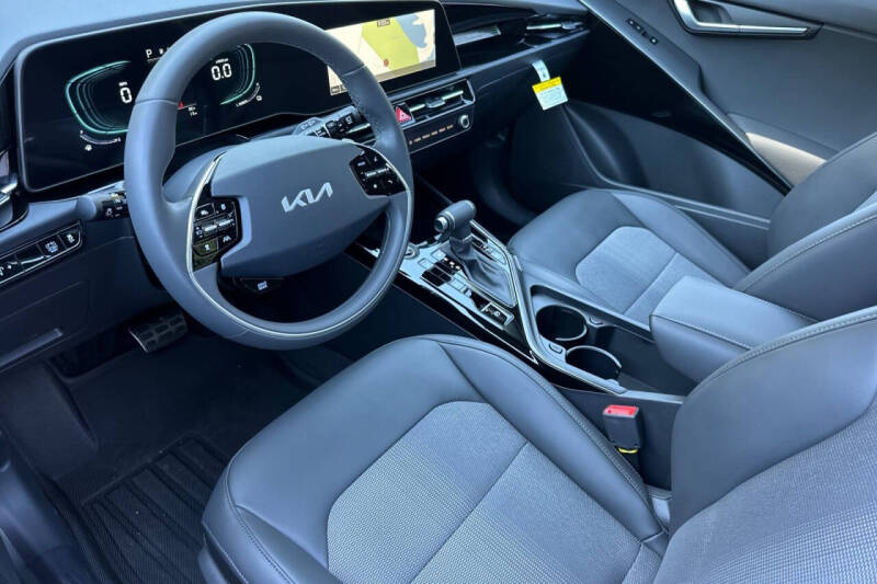 2025 Kia Niro EX Touring