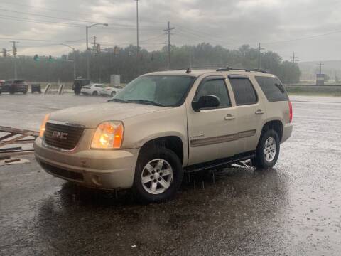 2007 GMC Yukon for sale at LEE AUTO SALES in McAlester OK