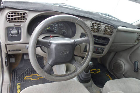 2000 Chevrolet S-10 LS