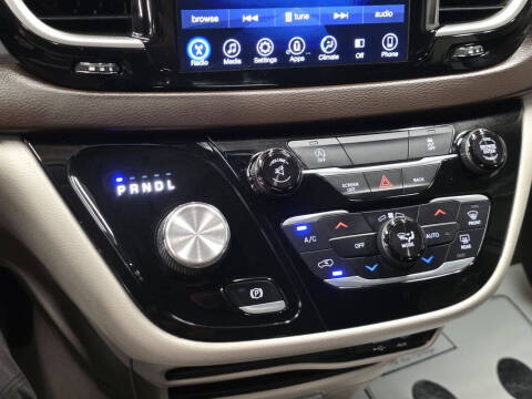 2017 Chrysler Pacifica Touring Plus