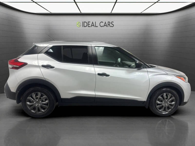 2020 Nissan Kicks S