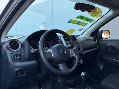 2012 Nissan Versa 1.6 SV