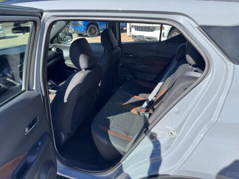 2023 Nissan Kicks SR