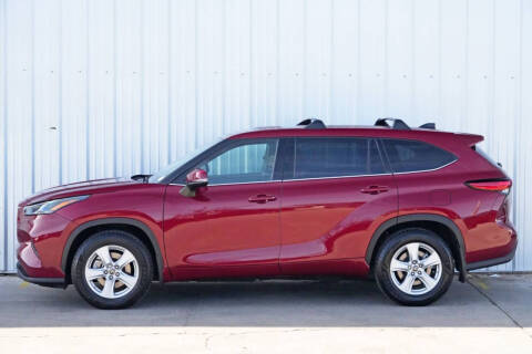 2022 Toyota Highlander LE