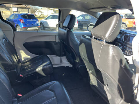 2020 Chrysler Pacifica Touring L