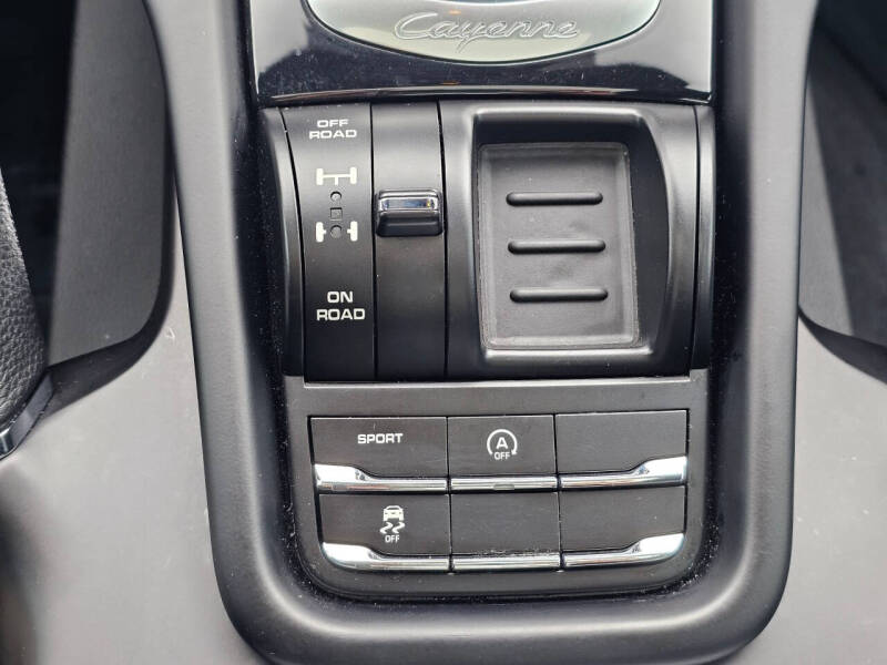 2018 Porsche Cayenne Platinum Edition