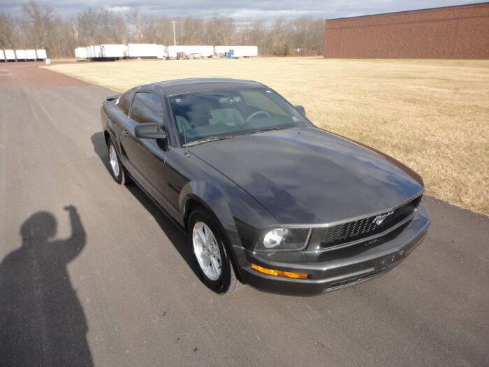 2007 Ford Mustang V6 Deluxe