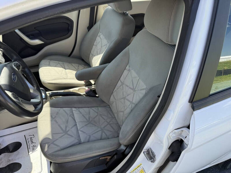 2013 Ford Fiesta SE