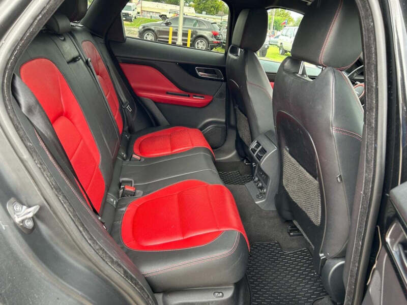 2018 Jaguar F-PACE 25t R-Sport