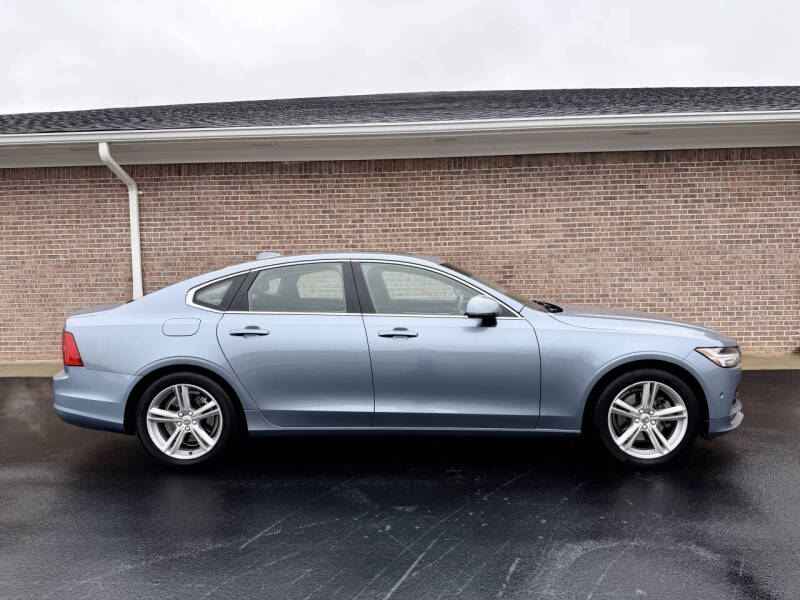 2017 Volvo S90 T5 Momentum
