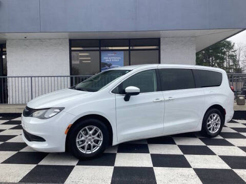 2022 Chrysler Voyager LX