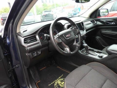 2017 GMC Acadia SLE-2