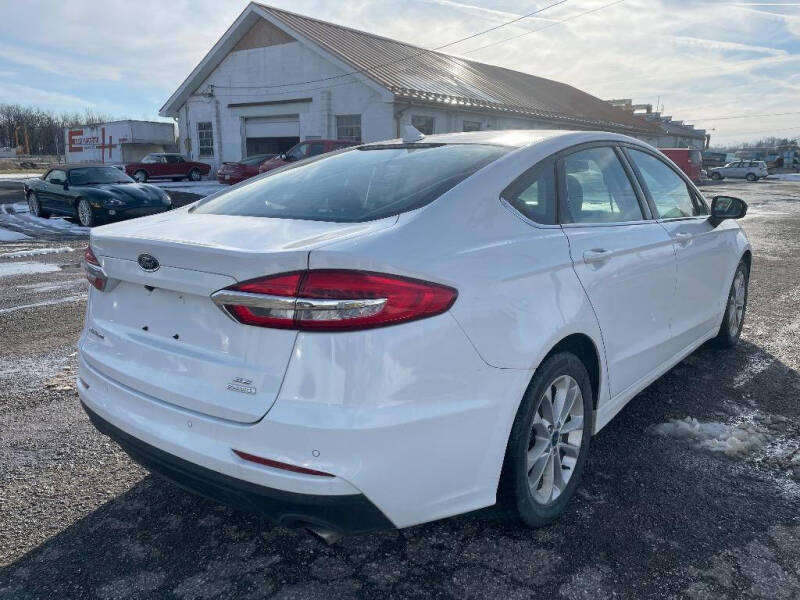 2020 Ford Fusion SE