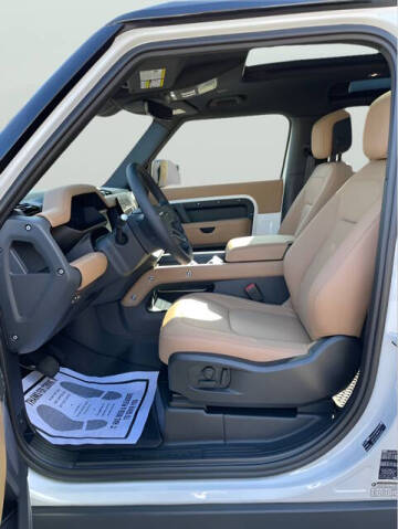 2025 Land Rover Defender 90 P300 S